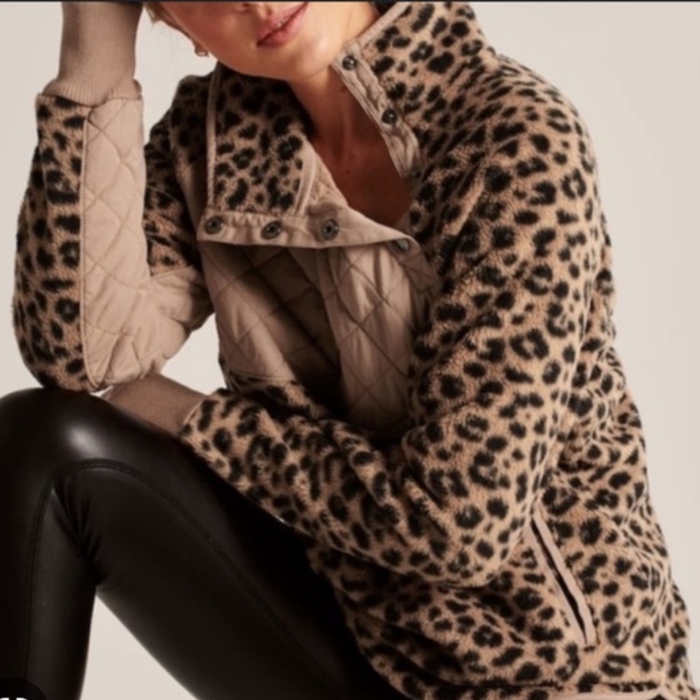 Abercrombie & Fitch Button Up Fleece Pullover | Large | Leopard Print
